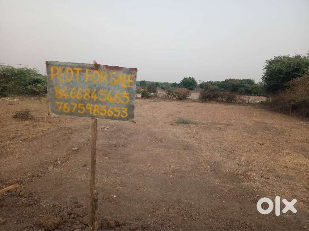 main road side from mancherial to bellampalli 4 lines road