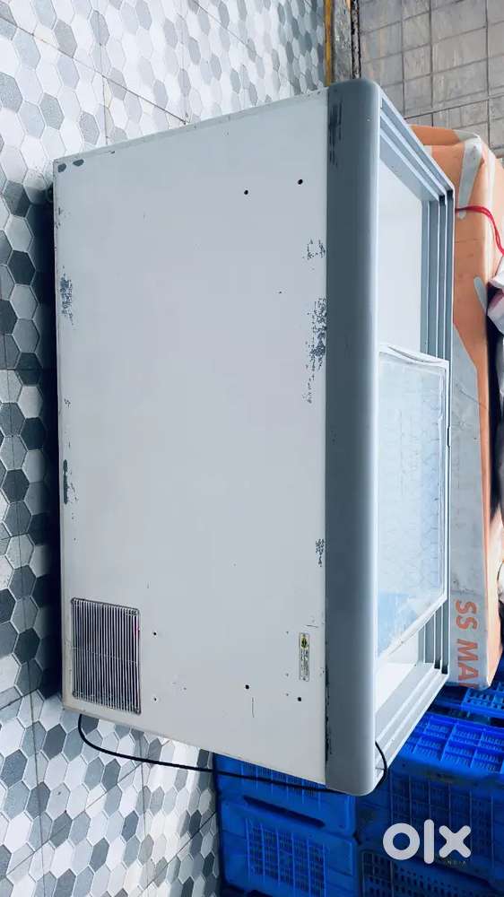 Ice cream fridge / refrigerator