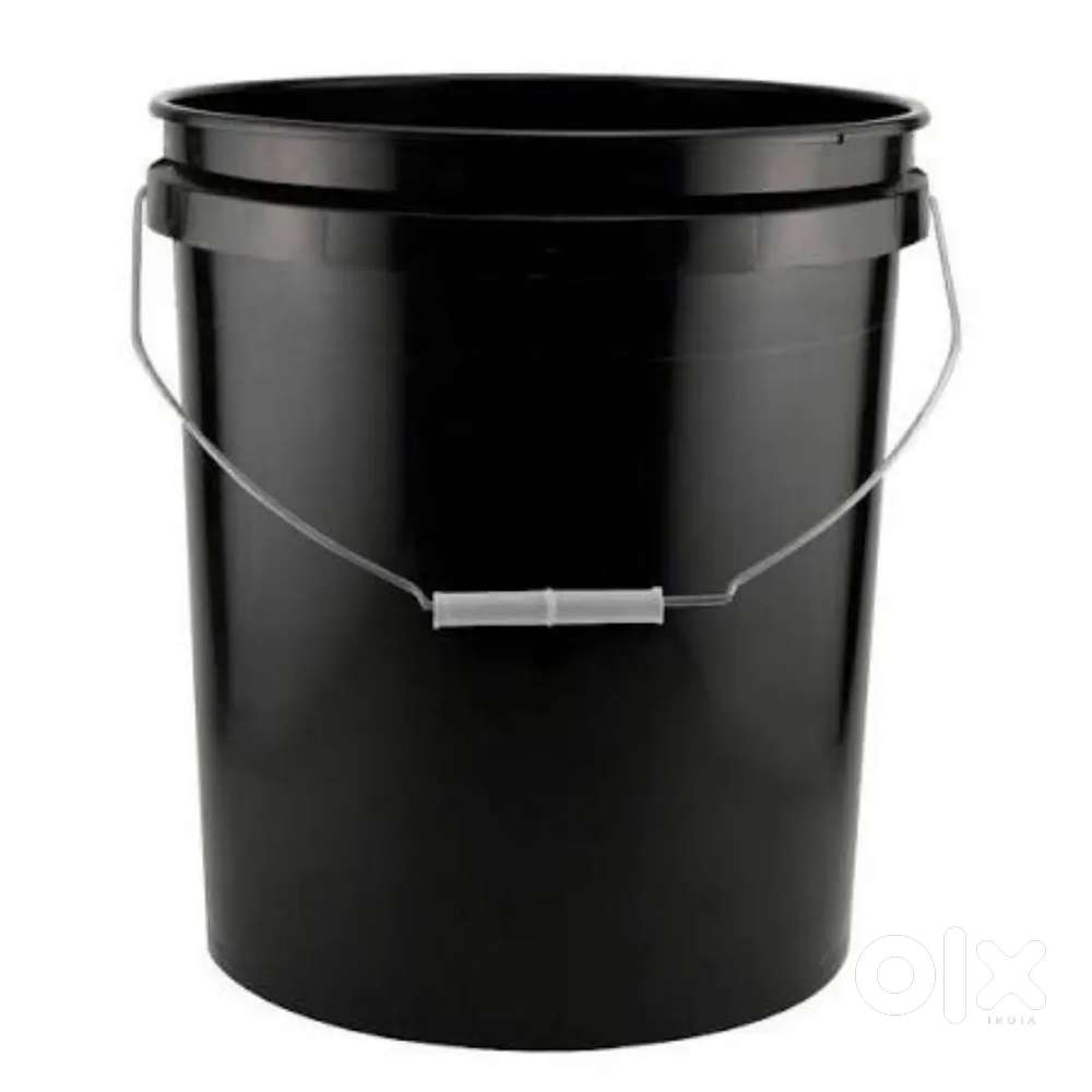 Black color bucket