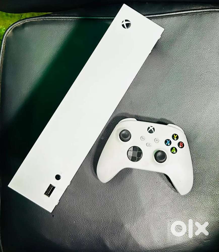 Xbox series s white console in awesome condition