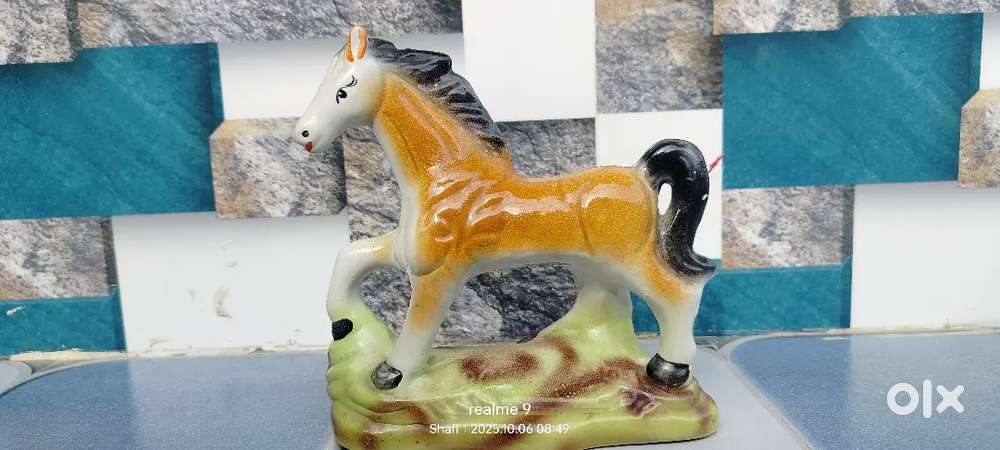 Ceramic horse starue idol