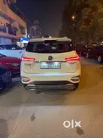 MG Hector Plus 2021 Petrol 25000 Km Driven