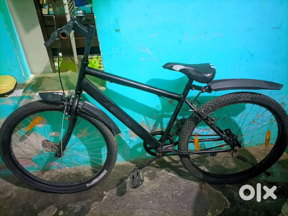 Well Maintained Black Cycle, Stylish & Durable Slightly Negotiable