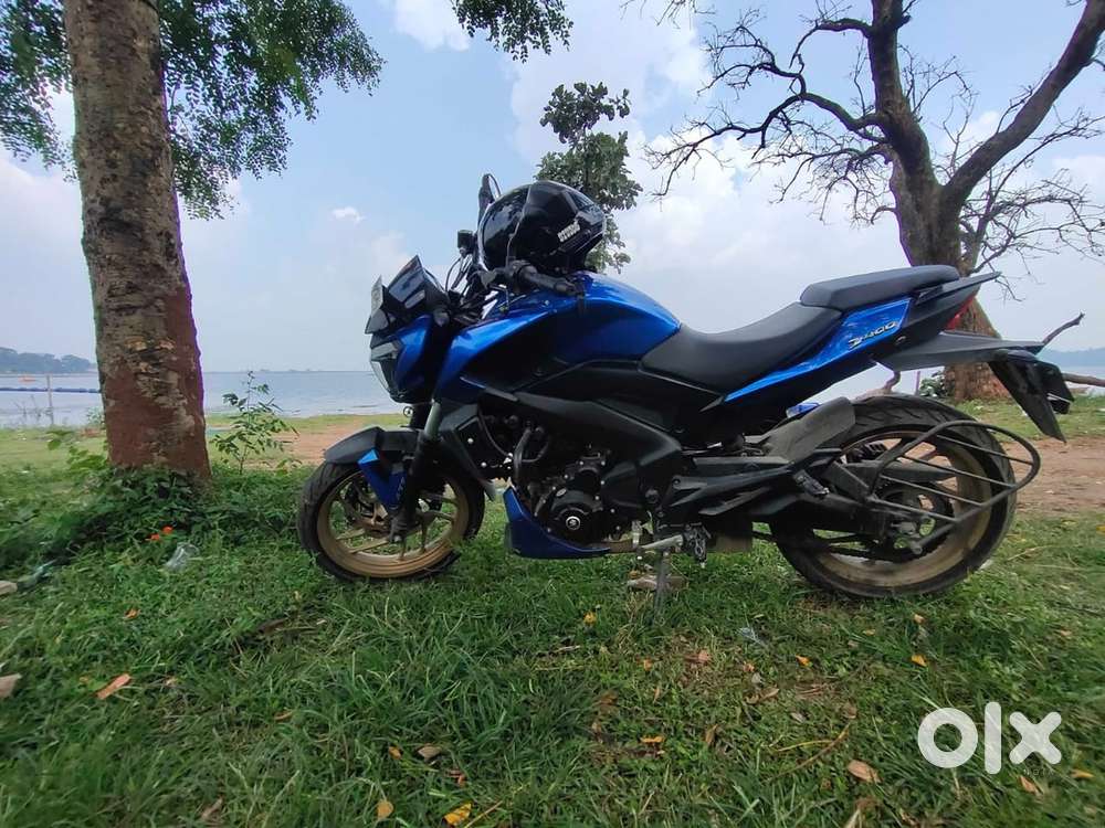 Bajaj dominer