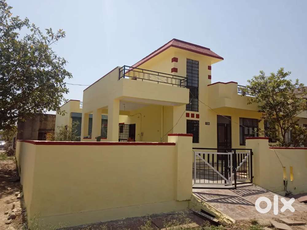 4 bhk duplex house for rent for commercial or personal purpose.