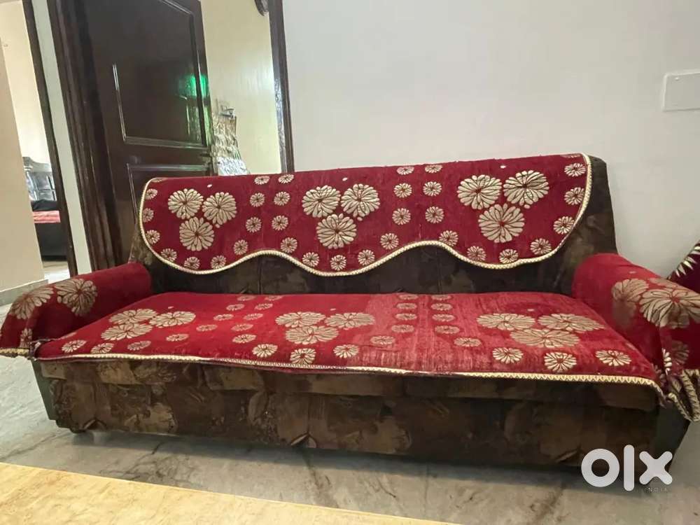 Sofa set with table