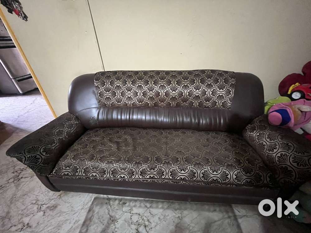 Sofa 3+1+1 and center table