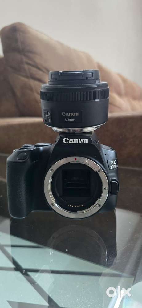 Conon 200D