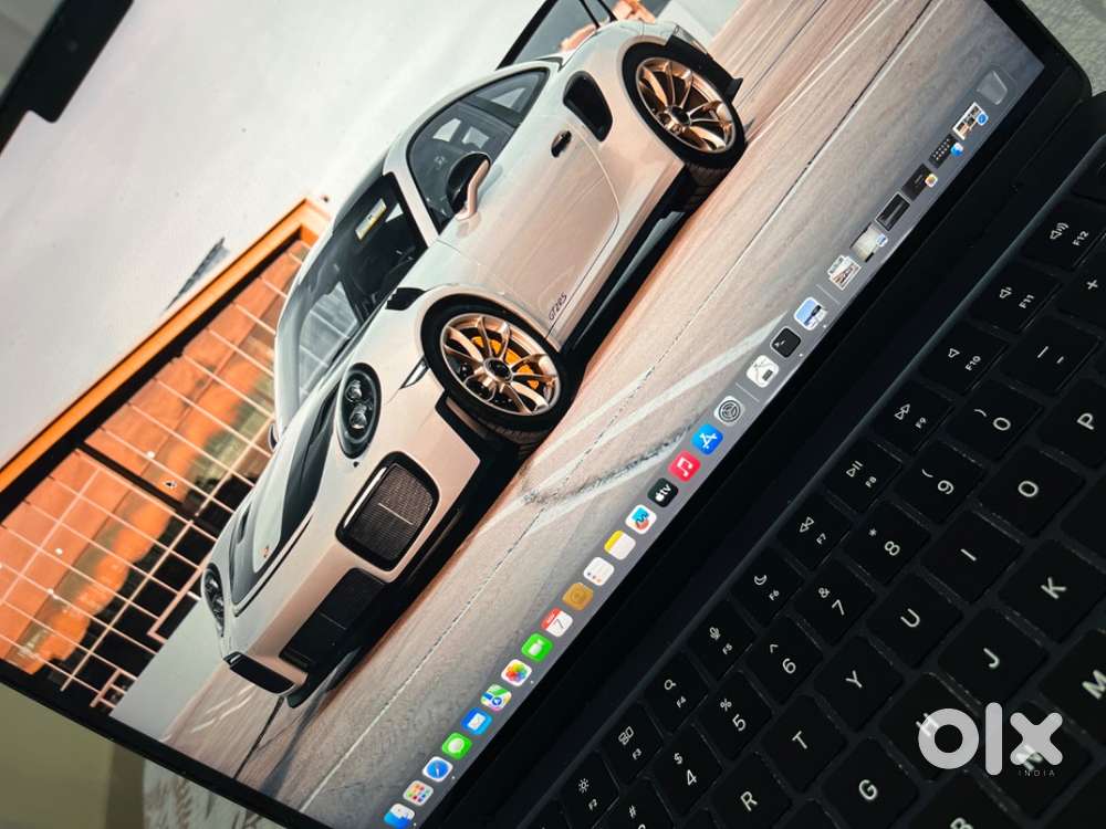 Apple MacBook Air M2 (Oct 2022)  16GB  256GB  Excellent Condition