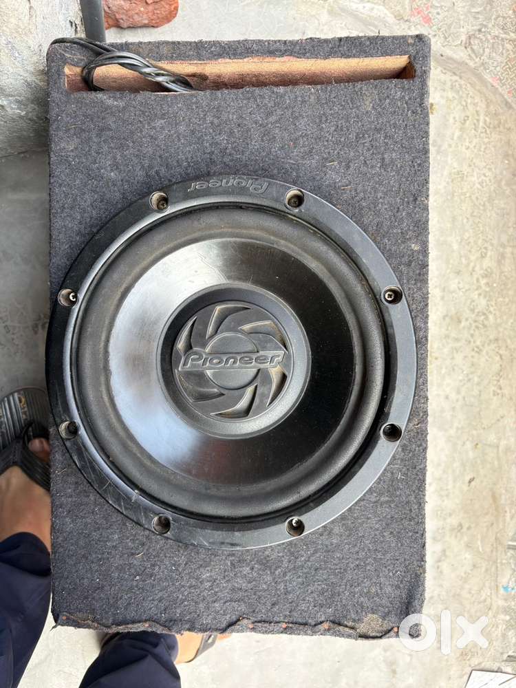 Pioneer Bass speaker