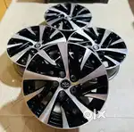 17 Innova Crysta Z version used Daimond cut wheels set of 4 available