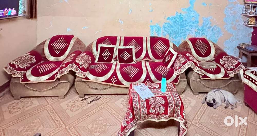 Maharaja Sofa Urgent Sell..with covers