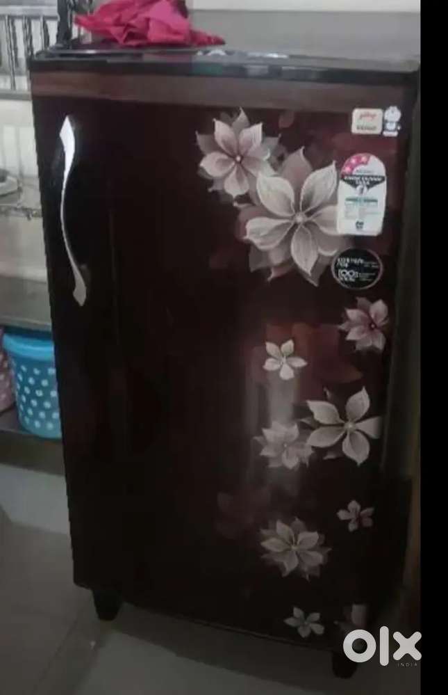 Fridge, Bed, Wardrobe, Study Table, Wax Machine Urgent Sell
