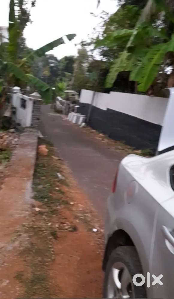 15 cent house plot, Mambra, Christian and Hindu community