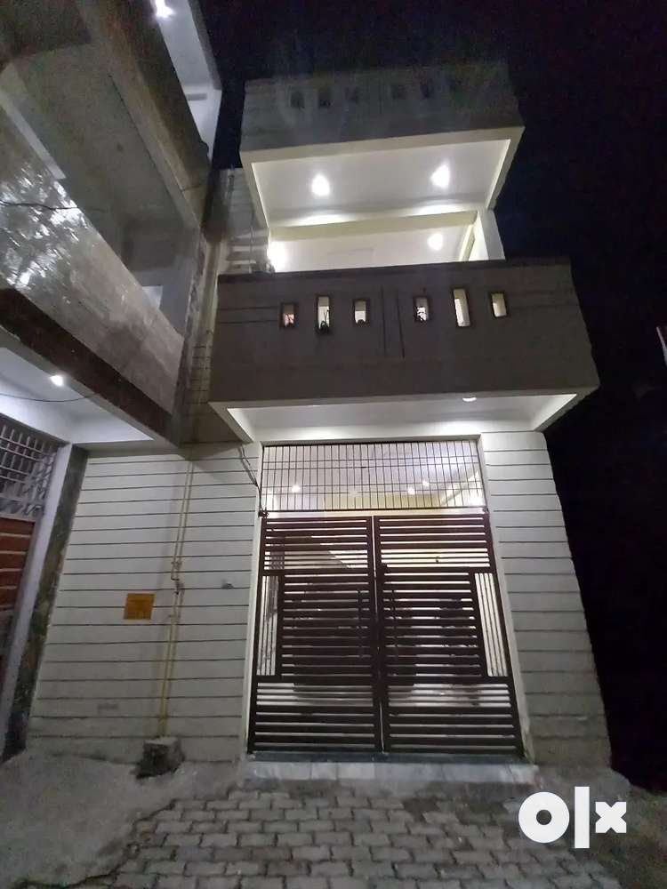 100 gaj duplex house 65 lakh free hold avas vikas sector-7 naubasta
