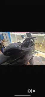 Black color Gixxer SF at best price. Rode only 15000km. Fully serviced