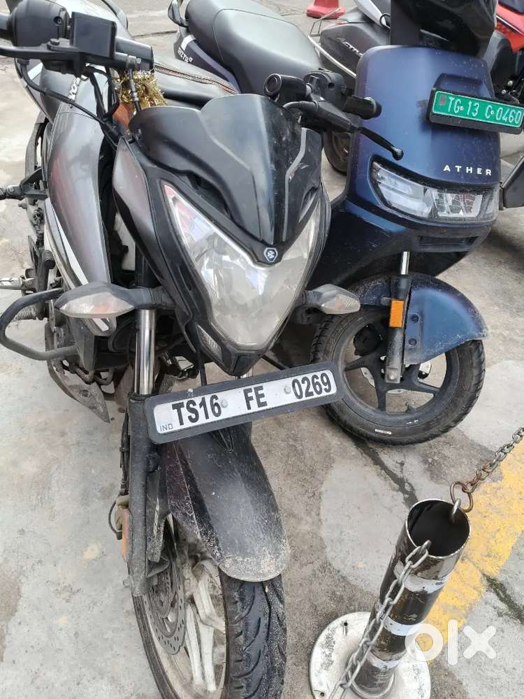 Pulsar NS 160
