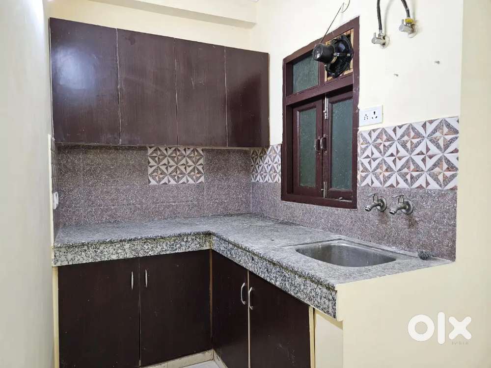 Flat available for rent
