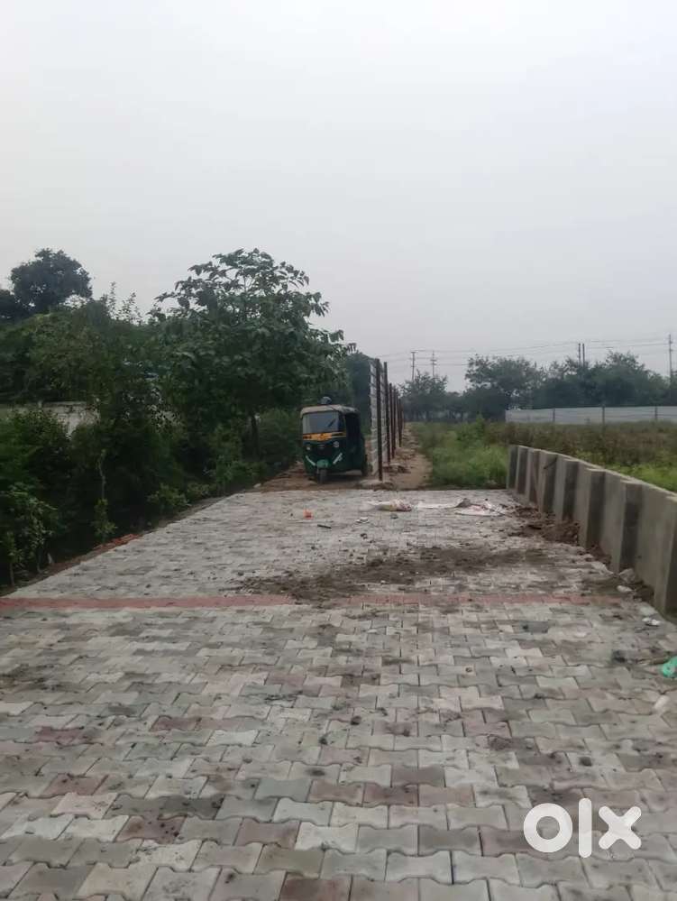 Noida Extension sector 12 मे लोन के साथ जमीन खरीदे।