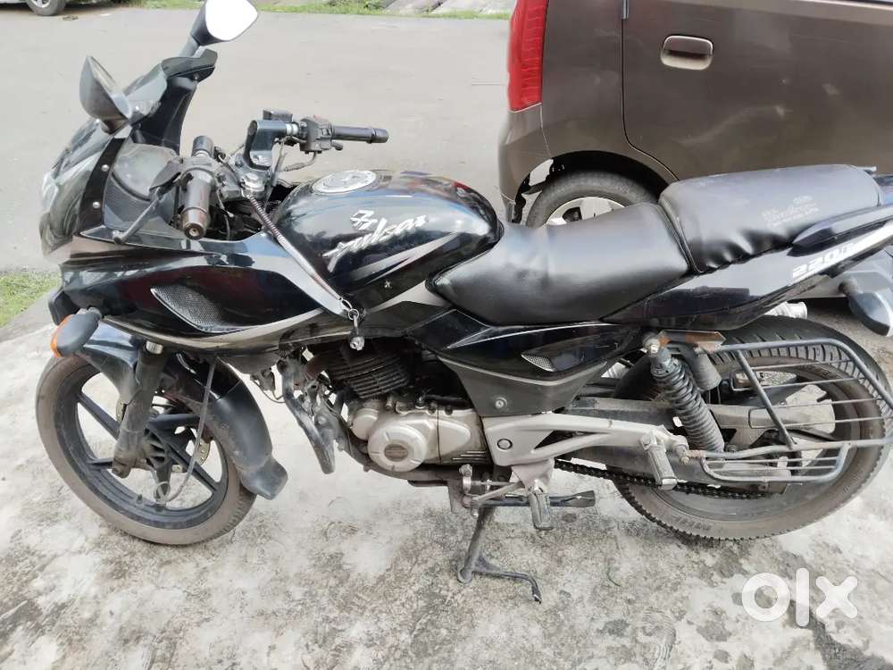 Bajaj pulser 220f