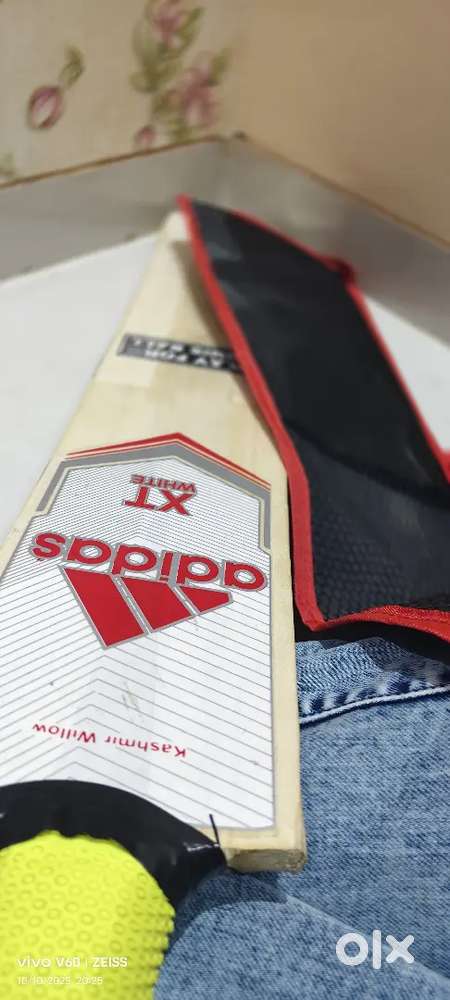 Light weight bat play for tennis ball