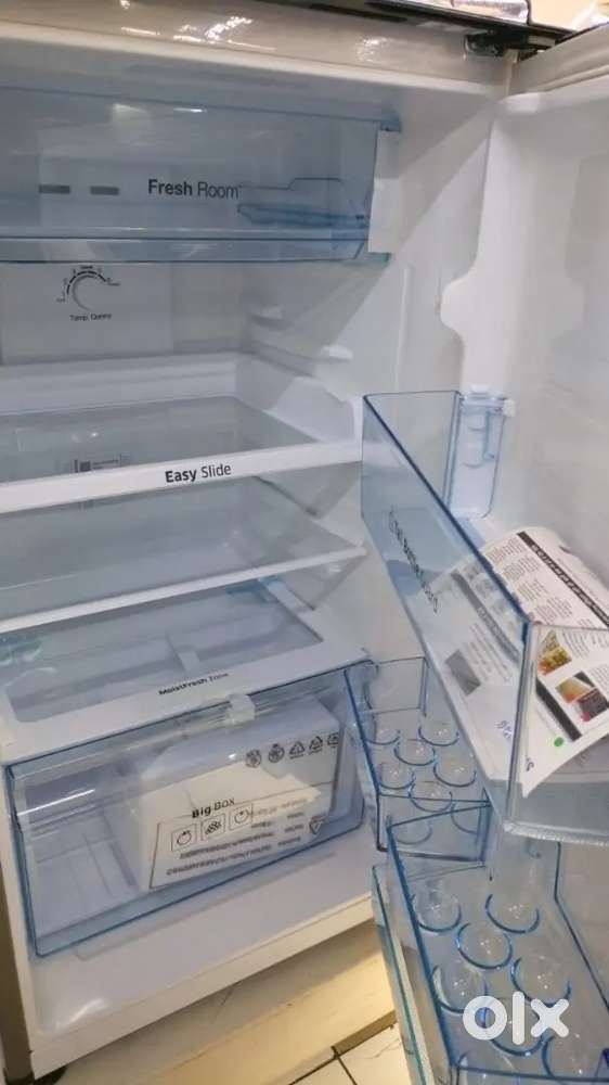 1year ago new refrigerator selling by 25000/-