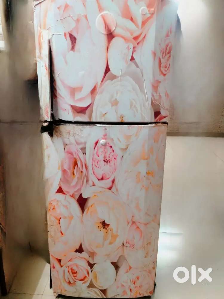 Fridge in good condition, works perfectly, available in Khopoli.