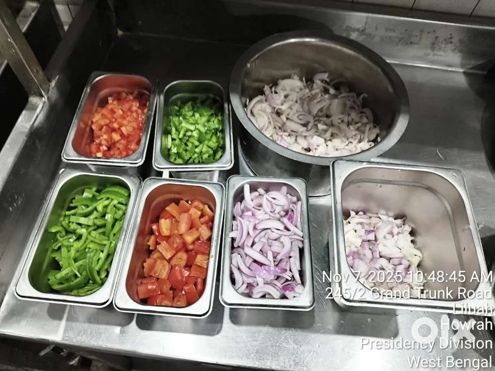 Delivery boy chahiye rahna khana free bike and licence compulsory