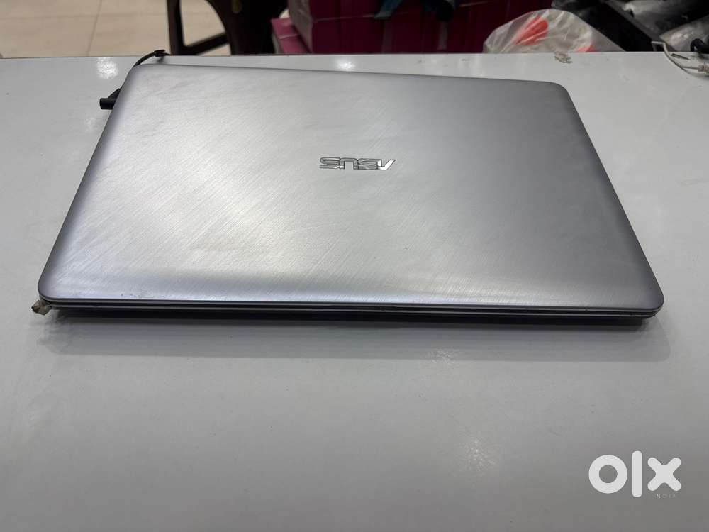 Asus Celeron Laptop In Awesome Condtion