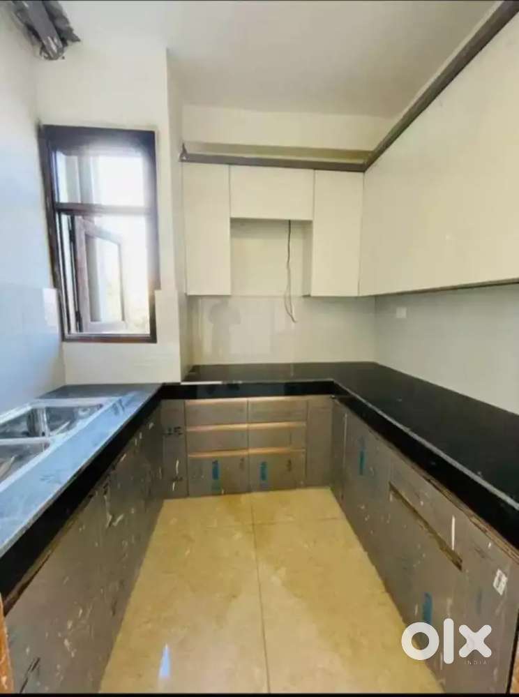 Superb quality of Construction 3 BHK Semi furnished Greater Noida (W)