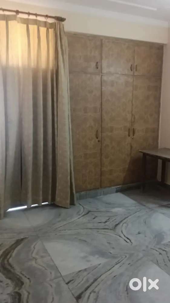 2bhk semi furnished , independenet flat in the heart of agra.