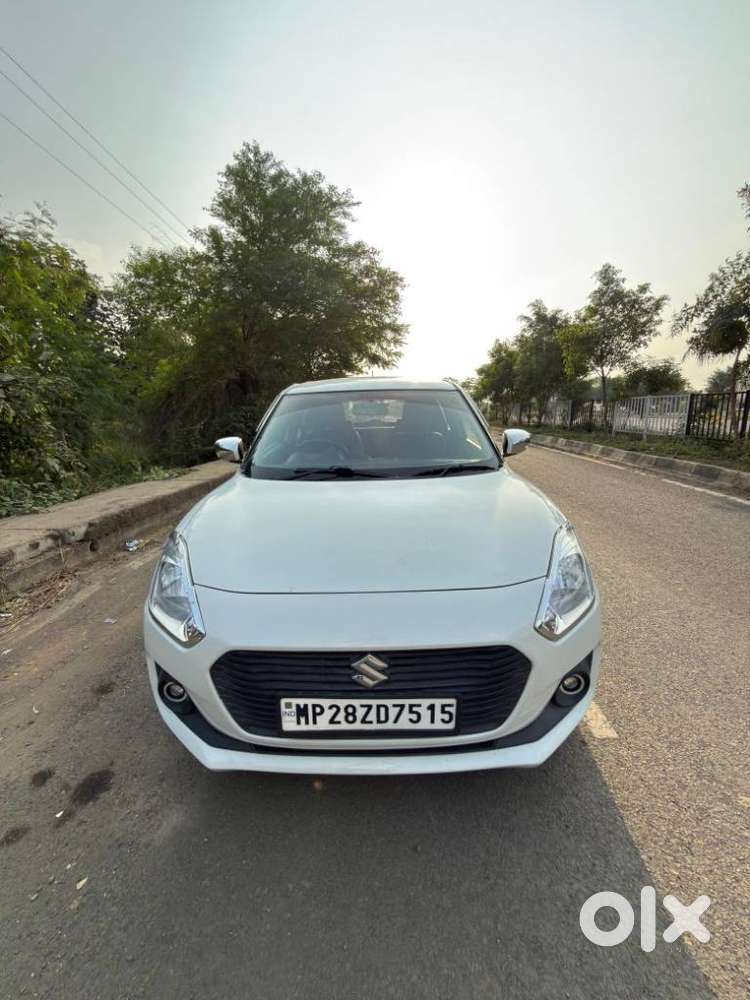 Maruti Suzuki Swift VXi + Manual, 2023, Petrol