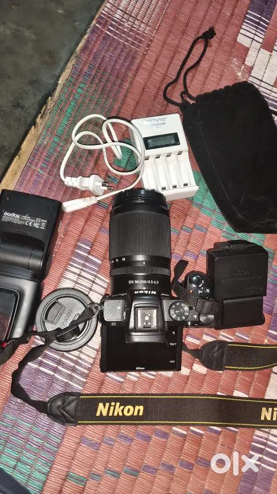 nikon z50 dslr , double battery , flash, zoom lens ,kit leans