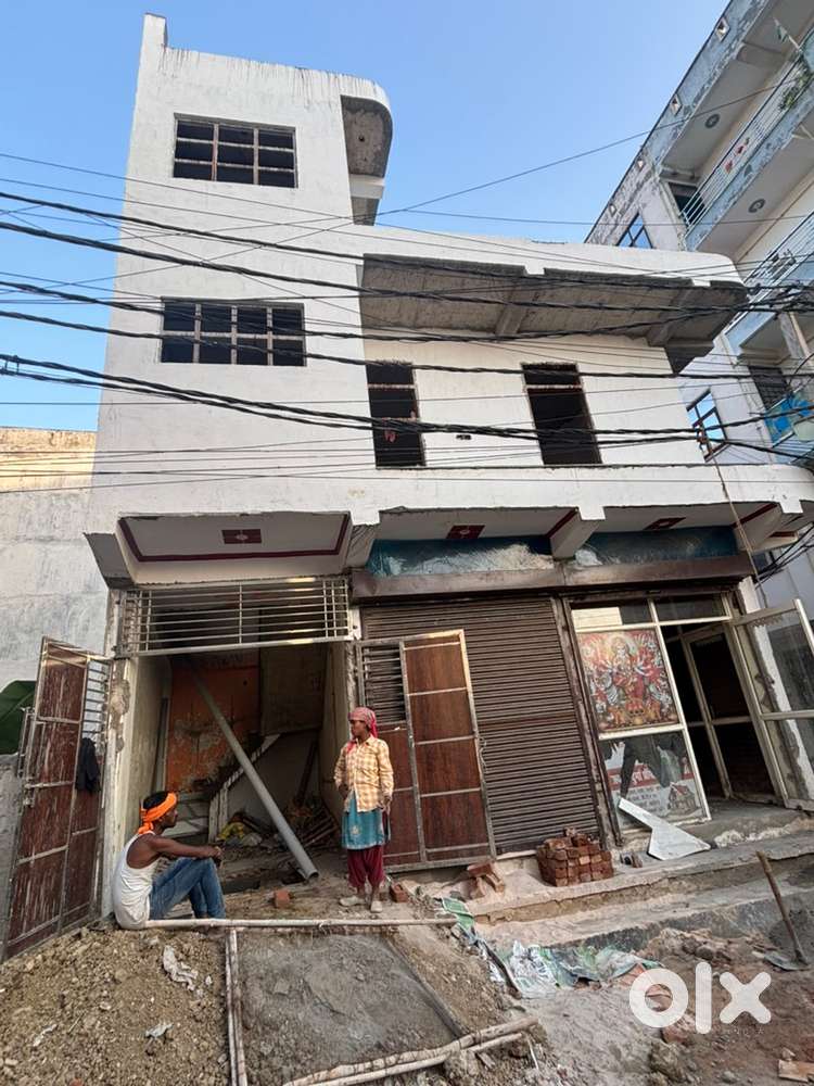 50 Gaj conner villa 2.5 Story with 2 shop