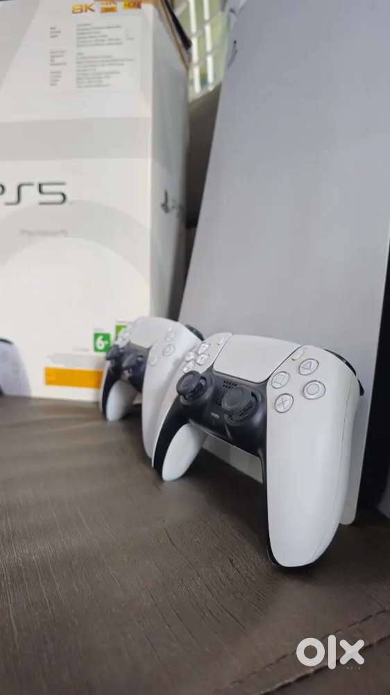 Brand new Ps5 disc edition with games