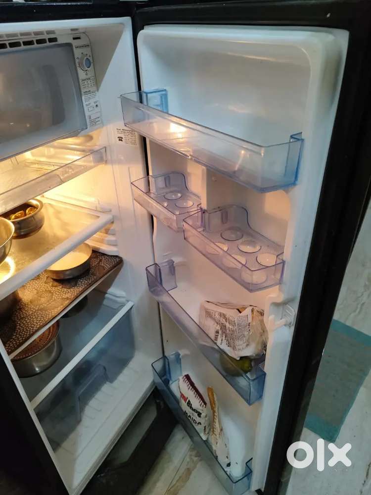 Well maintained Samsung fridge to sell