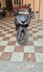 Yamaha R15 v3s