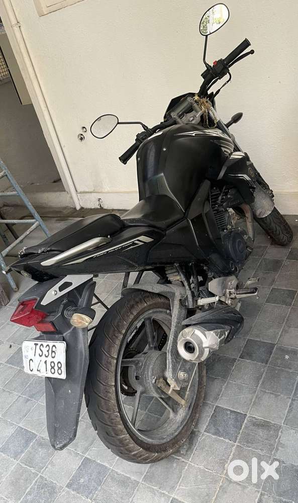 Good-conditioned Yamaha FZS (2018 model) up for sale in Bengaluru locn