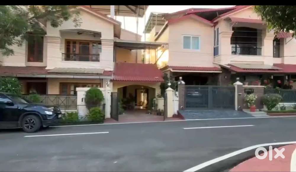 3 bhk + servent quater Indipendent villa canal road, rajpur road