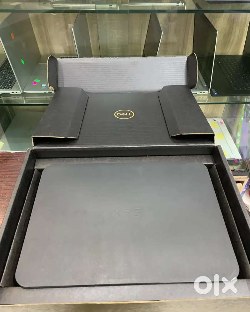 Dell XPS 9320 Laptop Intel Evo Platform Powered by Intel Core i7-1360P