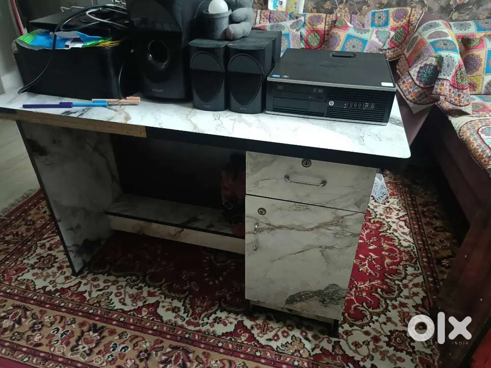 Computer table and office chair