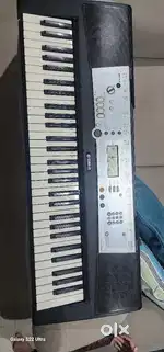 Yamaha synthesizer in excellent working condition