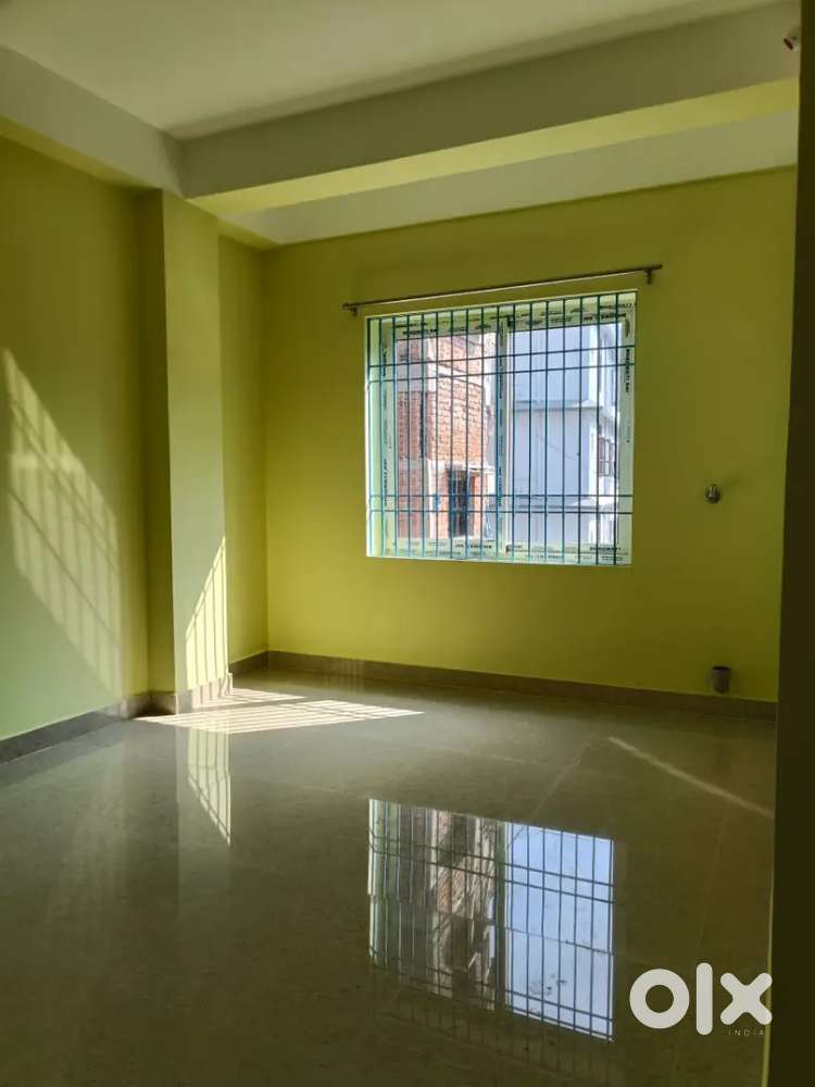 2bhk flat available near Sarusajai stadium.rent 13000