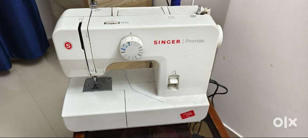 Singer FM 1408 Electric Sewing Machine  ( Built-in Stitches 8)