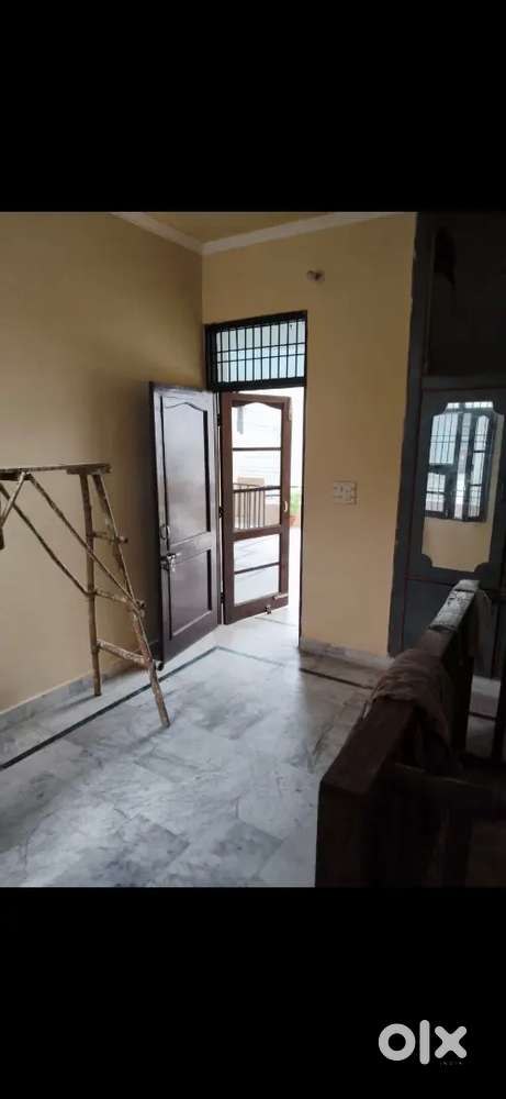 1 bedroom with attached bathroom
