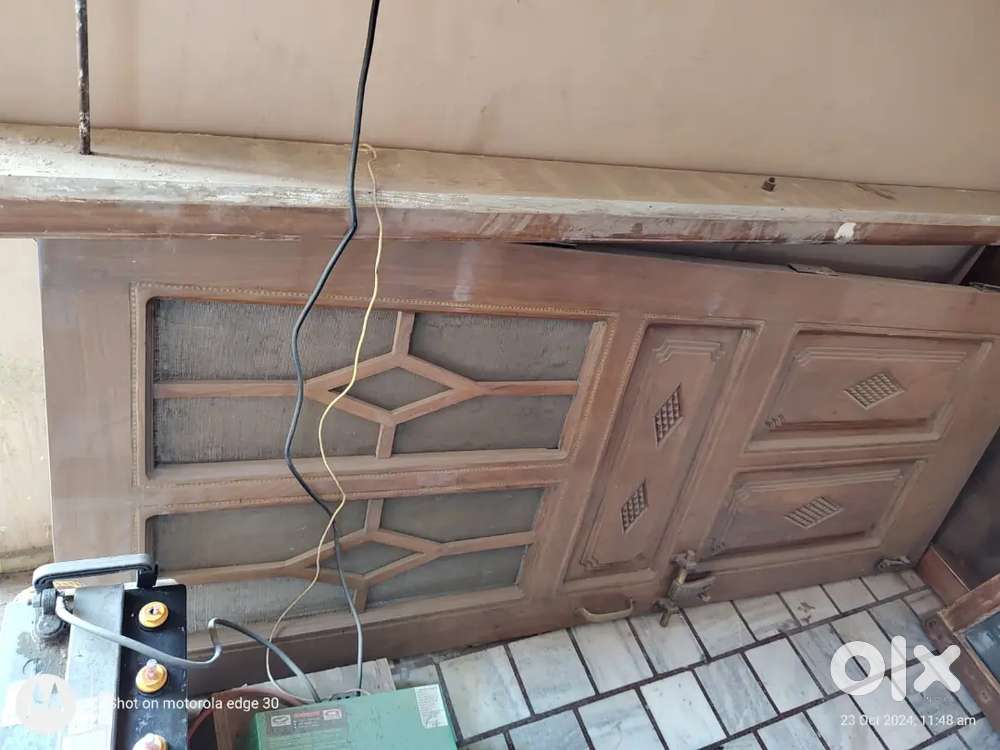 A sesame kitchen door