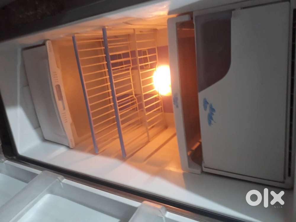 GODREJ FRIDGE 5 STAR 210 LITERS