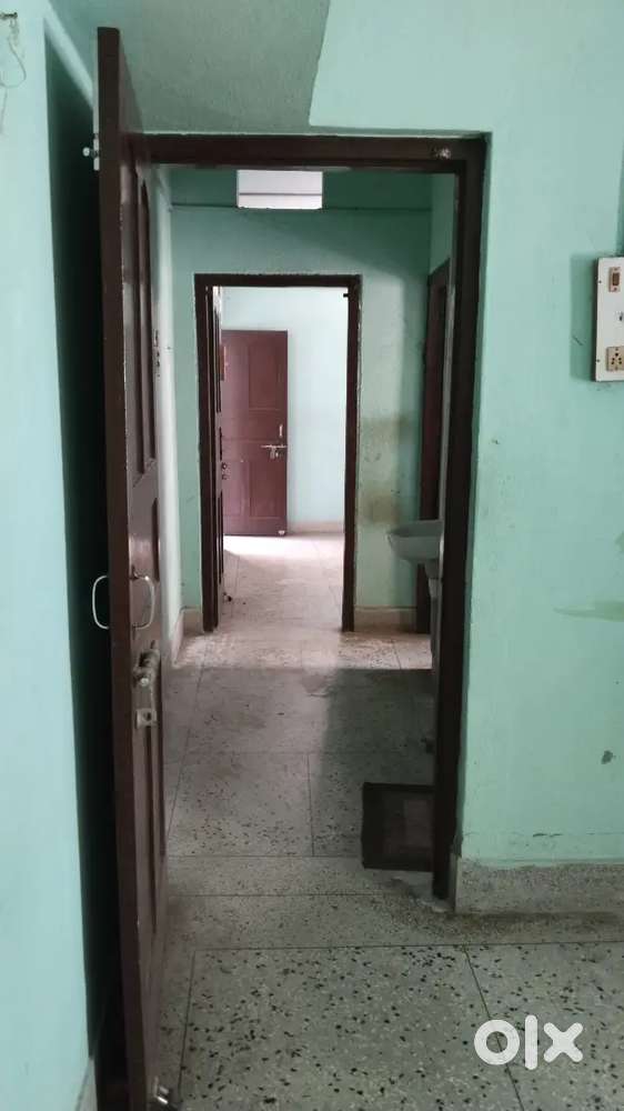 Need roommate 2 room hai jisme 1 room Khali hai near Paras hospital