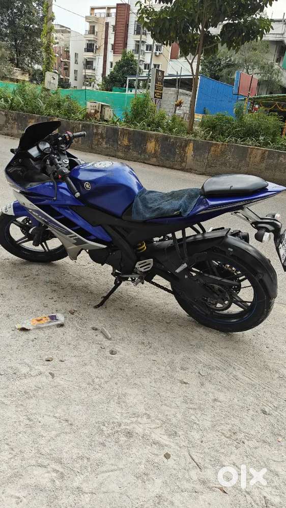 Yamaha R15 V2 2017 model neet condition