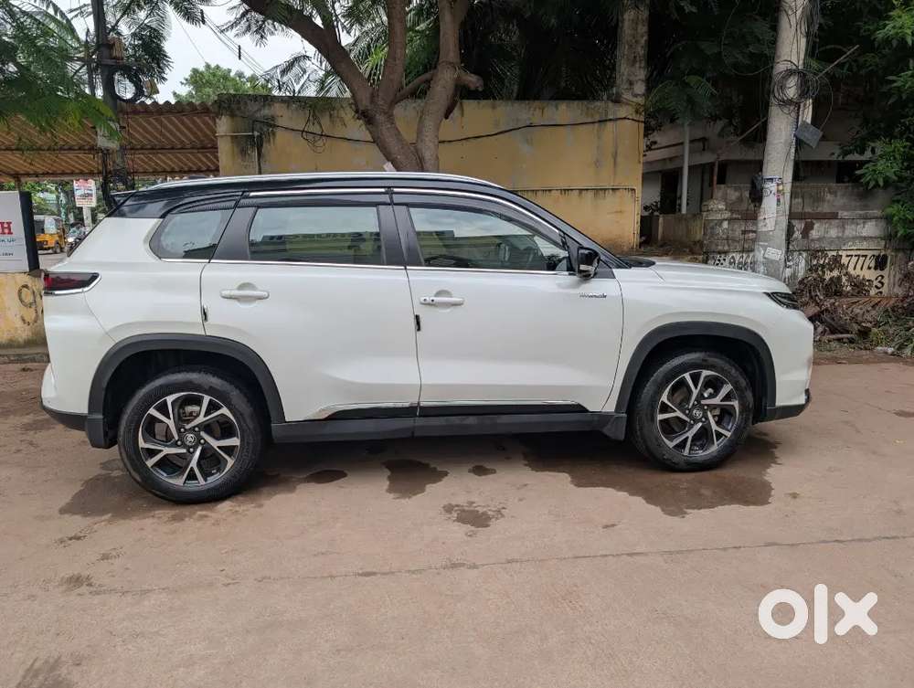 Toyota Hyrider  Top End Variant Hybrid in V Good Condition